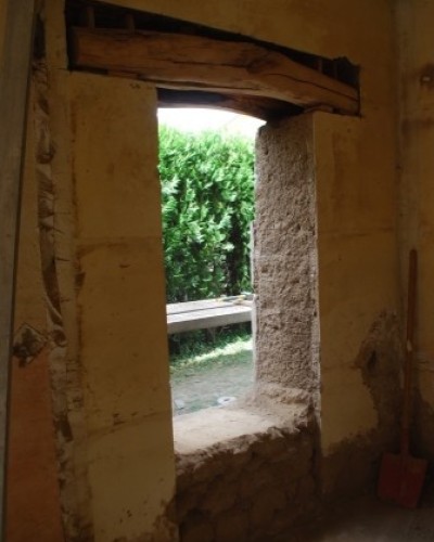 2 ouvertures dans une bâtisse en pisé à Brindas (69)