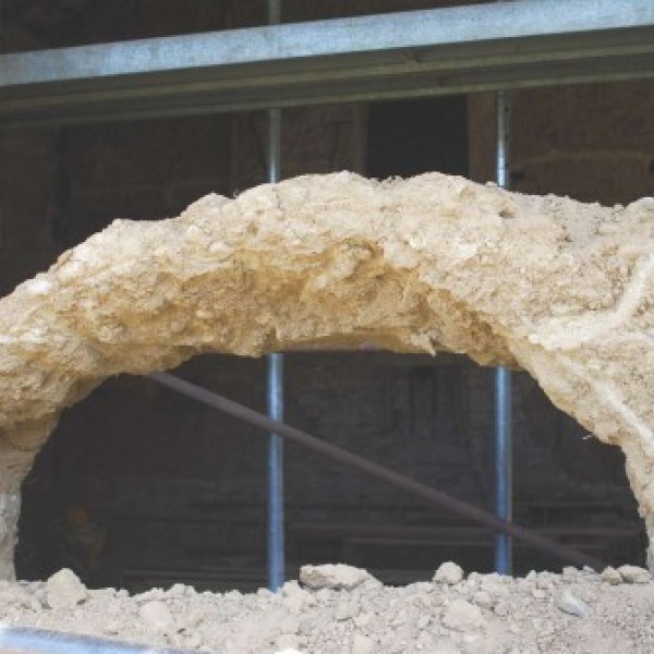 Chantier record réalisé : ouverture de 3 m dans un mur en pisé à Eyzin-Pinet (Isère)