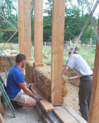 Chantier "vive la paille" : 20ème jour de chantier participatif à Grézieux