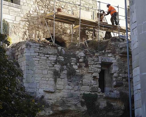 Double étanchéité sur un mur de rempart du XIVème