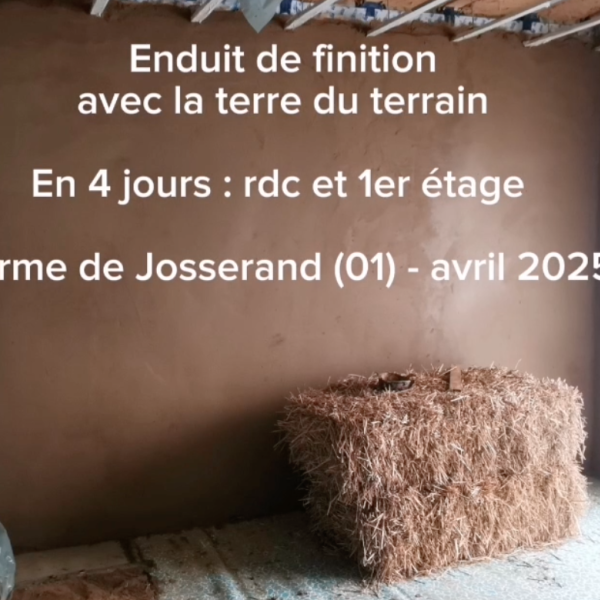Enduit de finition avec la terre du terrain