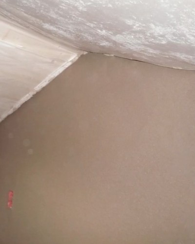 80 m2 d'enduit terre en 2 jours sur des murs en pisé, La Verpillière (38)