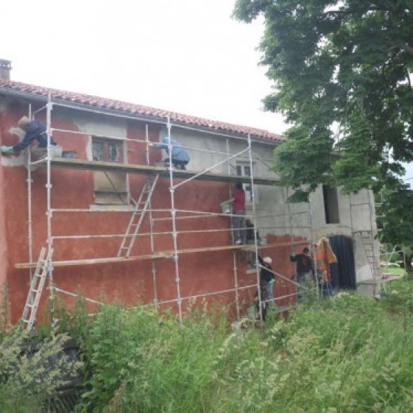 Façade de 75 m2 (l'Arbresle) enduite puis passée à fresco au lait de chaux
