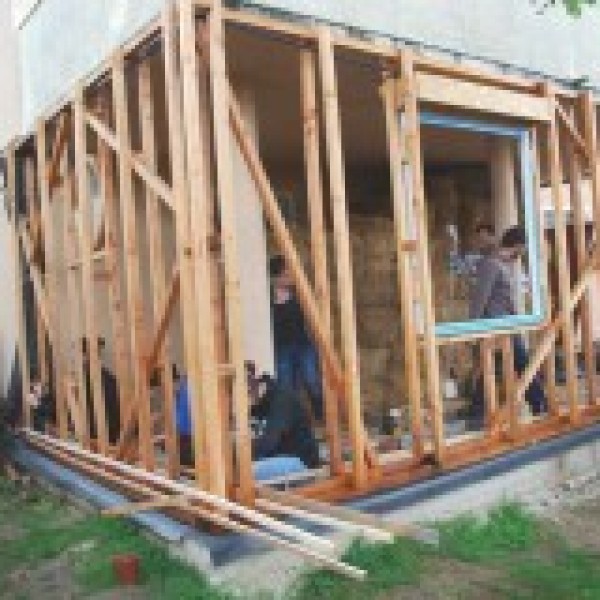 Chantier à Chaponost : Isolation d'une extension en paille