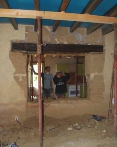 Ouverture de 1,8 m dans un mur en pisé à l'Abergement-Clémenciat (42)