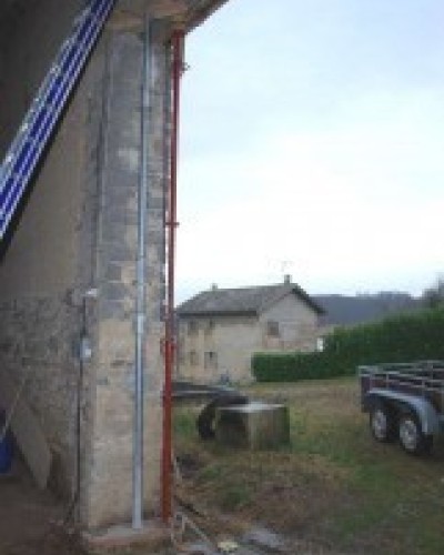 Réparation d'un mur en pisé chez Fred et Claire (Buffière, Ain)
