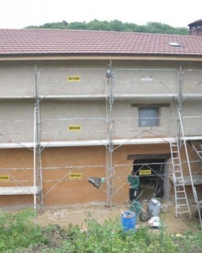 Une façade de 90 m2 en 2 jours !!! (Poncin, Ain)