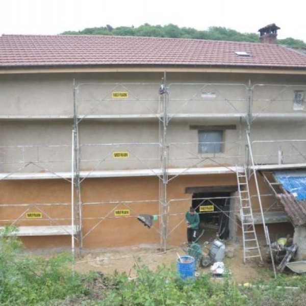 Une façade de 90 m2 en 2 jours !!! (Poncin, Ain)